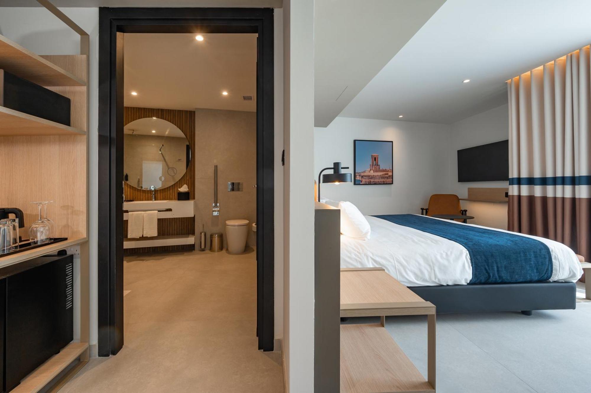 Best Western Premier Malta St. Paul's Bay Room photo